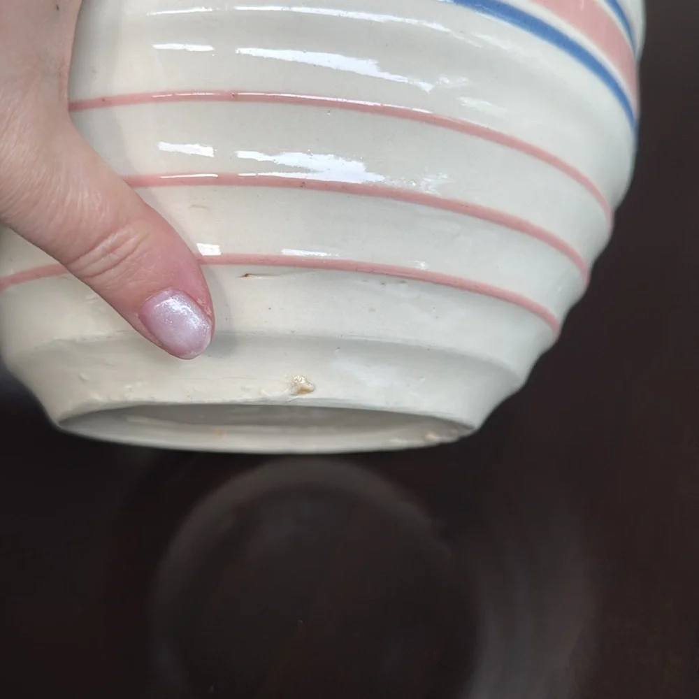 Antique Beehive Farmhouse Mixing Bowl 9”